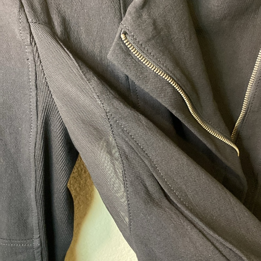 BlankNYC Mesh Detail Crepe Jacket In Windy City Black S - Picture 7 of 12
